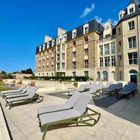 Appart hôtel La Résidence Reine Marine 4*