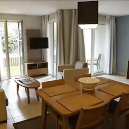 Reine Marine Aparthotel