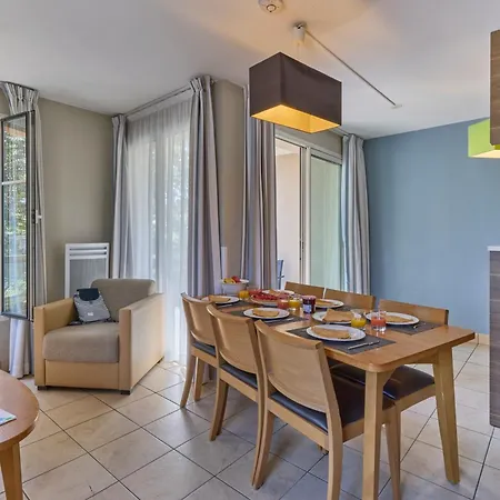 Reine Marine Apartahotel 4*