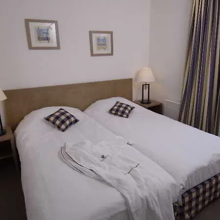 Reine Marine Aparthotel 4*